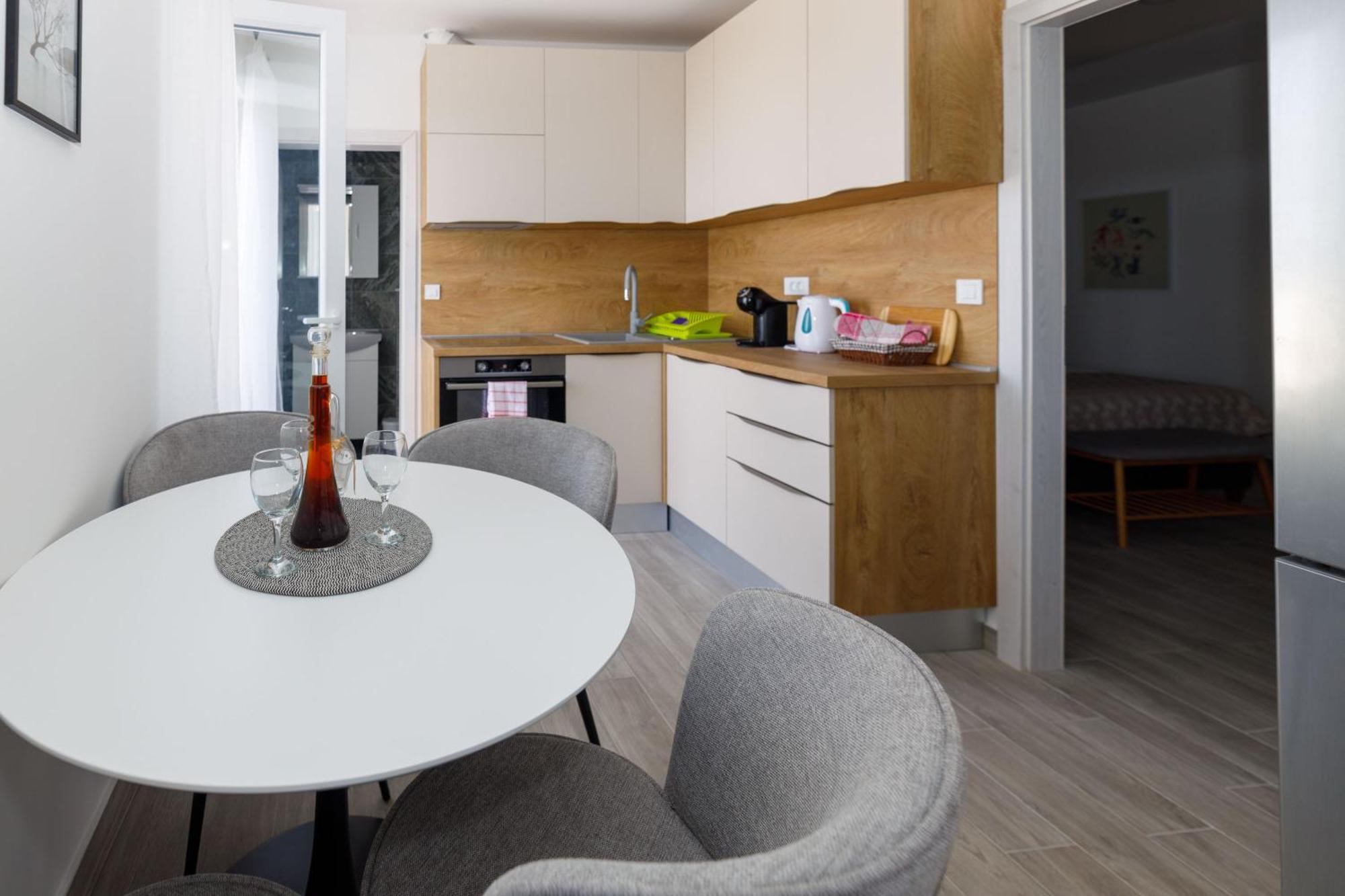 Апартаменты Apartman Maro Макарска Экстерьер фото